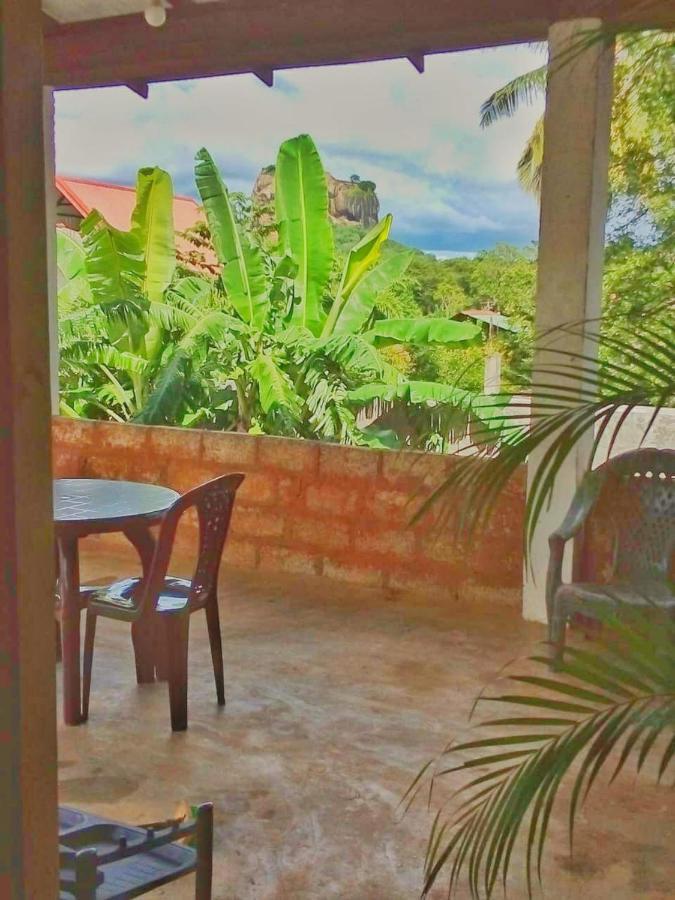 Rithu Homestay Sigirîya Extérieur photo